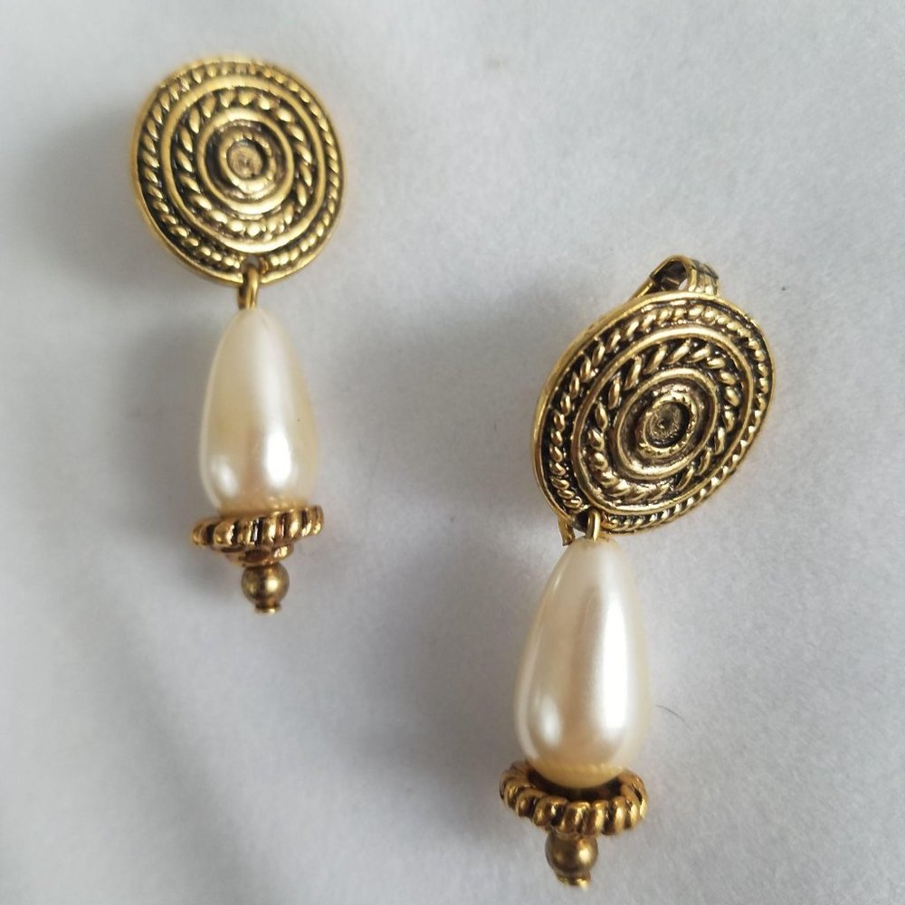 Faux Pearl Drop Vintage Clip On Earrings